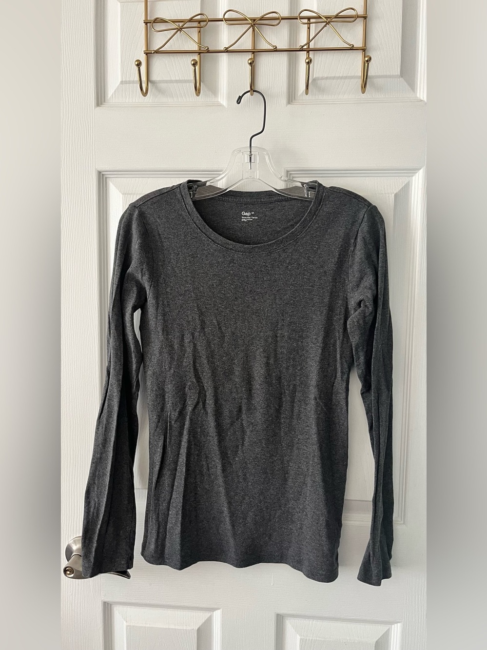 GAP Women’s Long Sleeve Crewneck Top - Charcoal